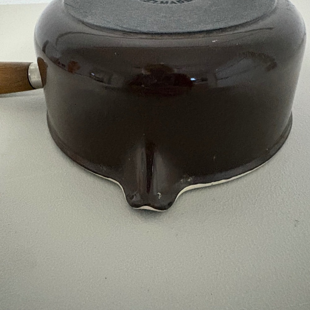 VTG Le Creuset Saucepan #18 Pour Spout Cast Iron Brown Wood Handle France No lid - Picture 10 of 13